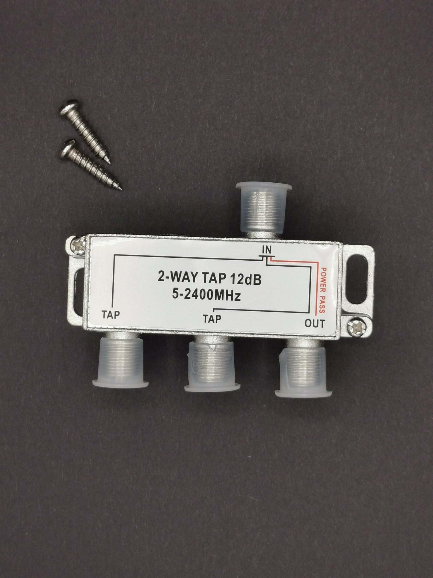 Derivatore 1 ingresso 3 uscite di cui 1 passante C.C. power spinotti F frequenza 5MHz A 2,4ghz