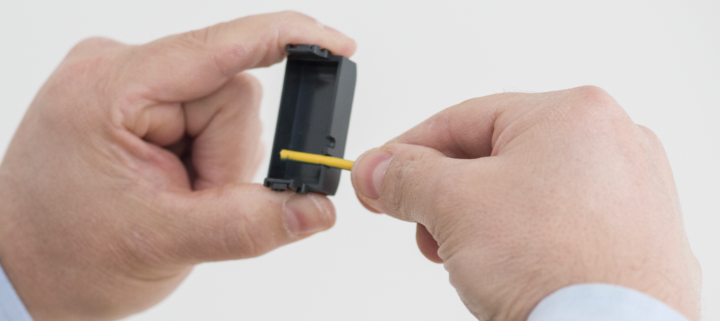 COPRIFORO 1 POSTO - 1 MODULO -compatibile gewiss system titappo con stripper spelacavi