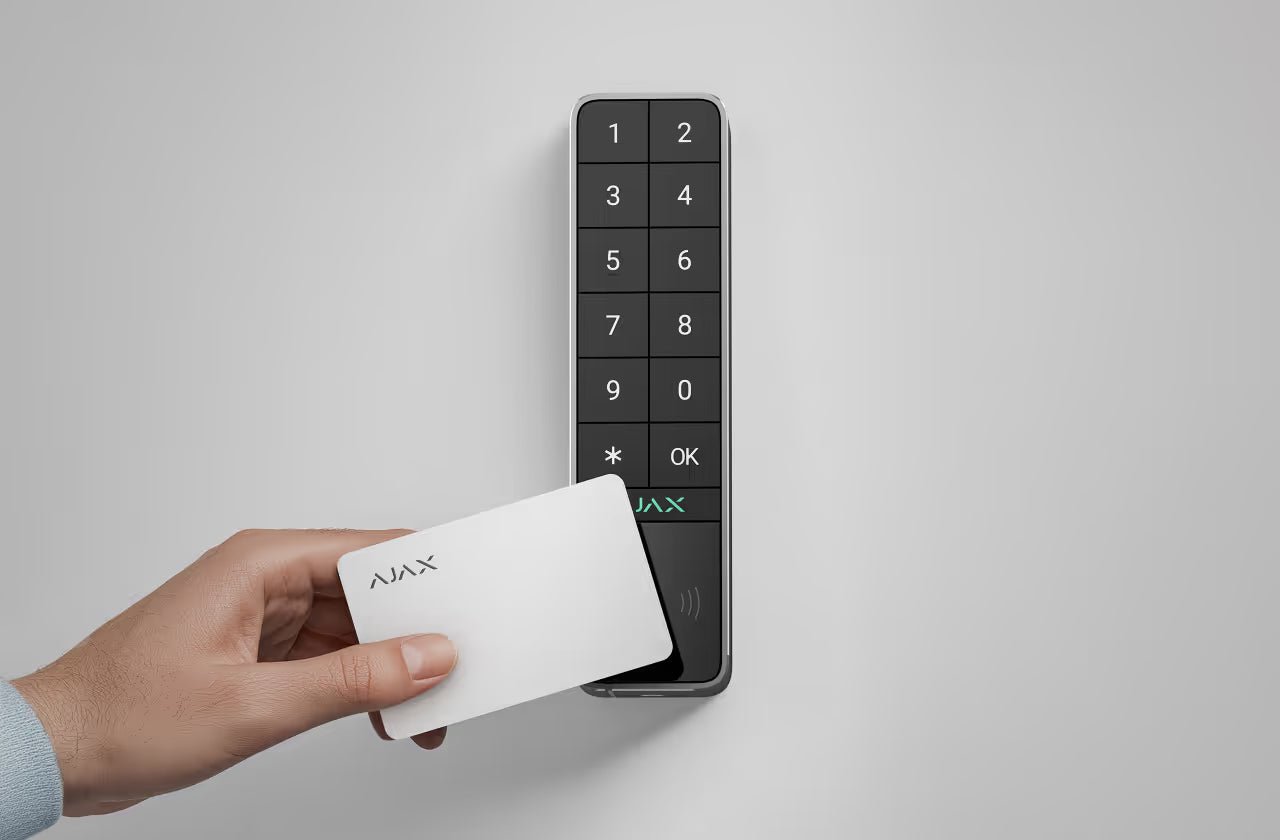 Ajax KeyPad Outdoor Jeweller Tastiera Wireless da Esterno con RFID e Bluetooth - Nera (Cod. 99968)