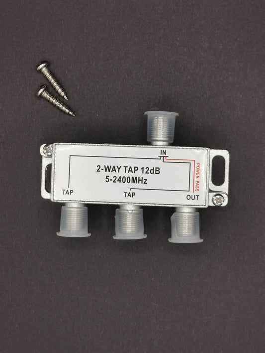 Derivatore 1 ingresso 3 uscite di cui 1 passante C.C. power spinotti F frequenza 5MHz A 2,4ghz