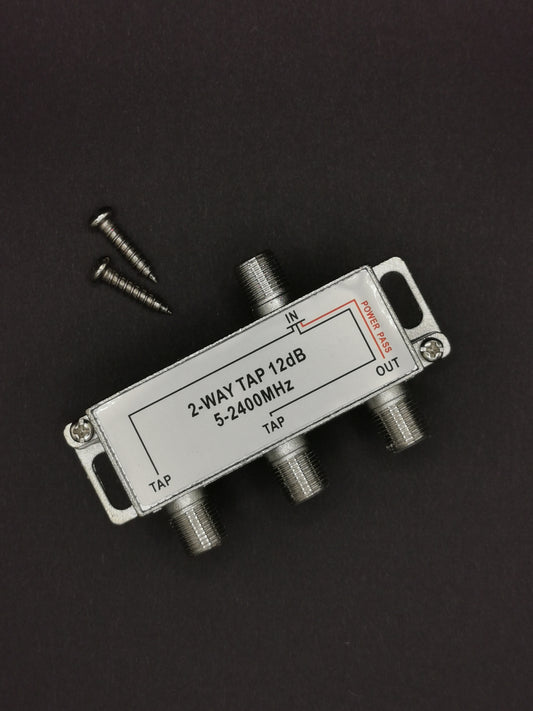 Derivatore 1 ingresso 3 uscite di cui 1 passante C.C. power spinotti F frequenza 5MHz A 2,4ghz